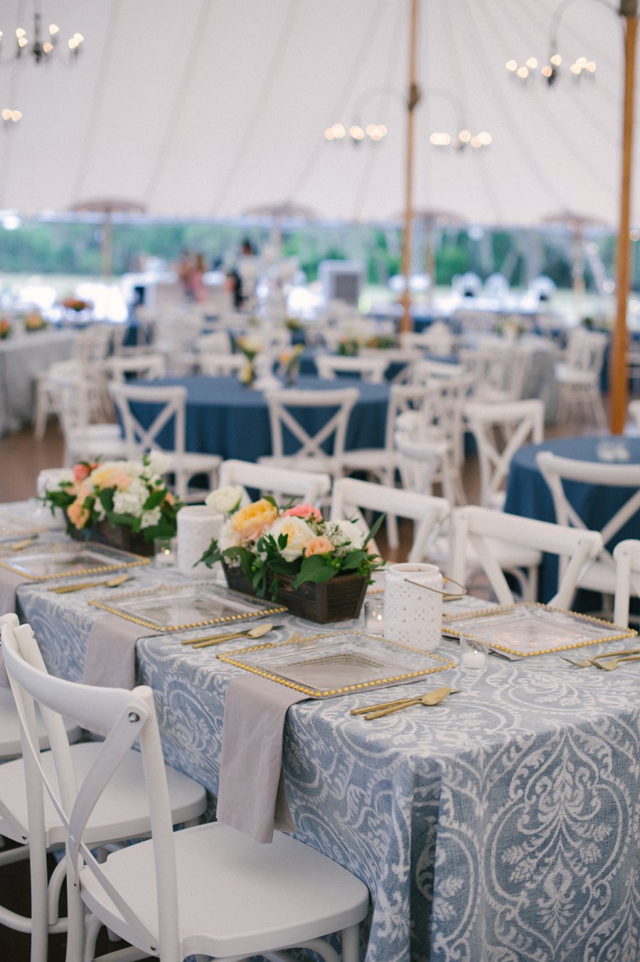 A Charming Blue & Peach Southern Wedding via TheELD.com