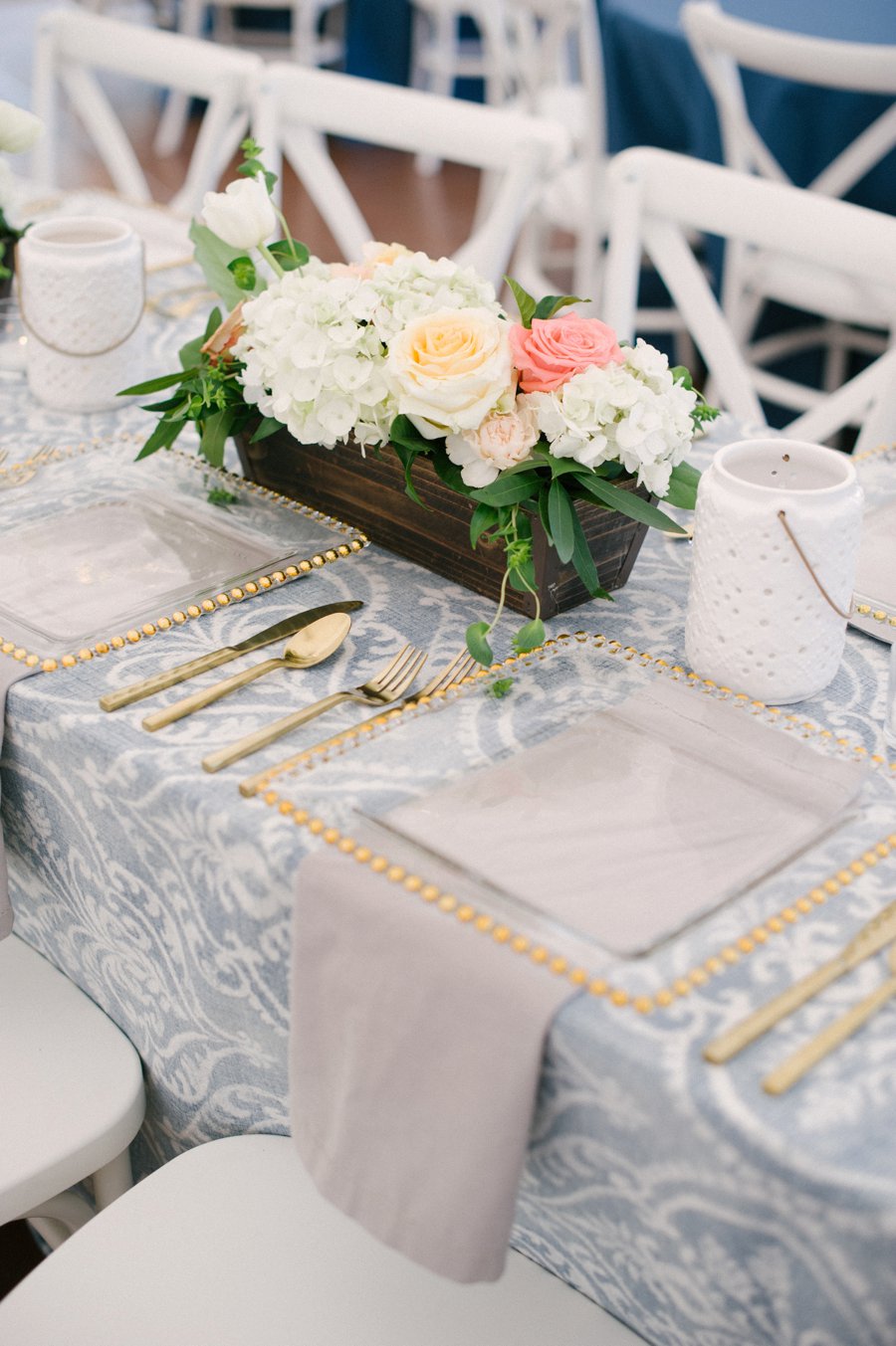 A Charming Blue & Peach Southern Wedding via TheELD.com