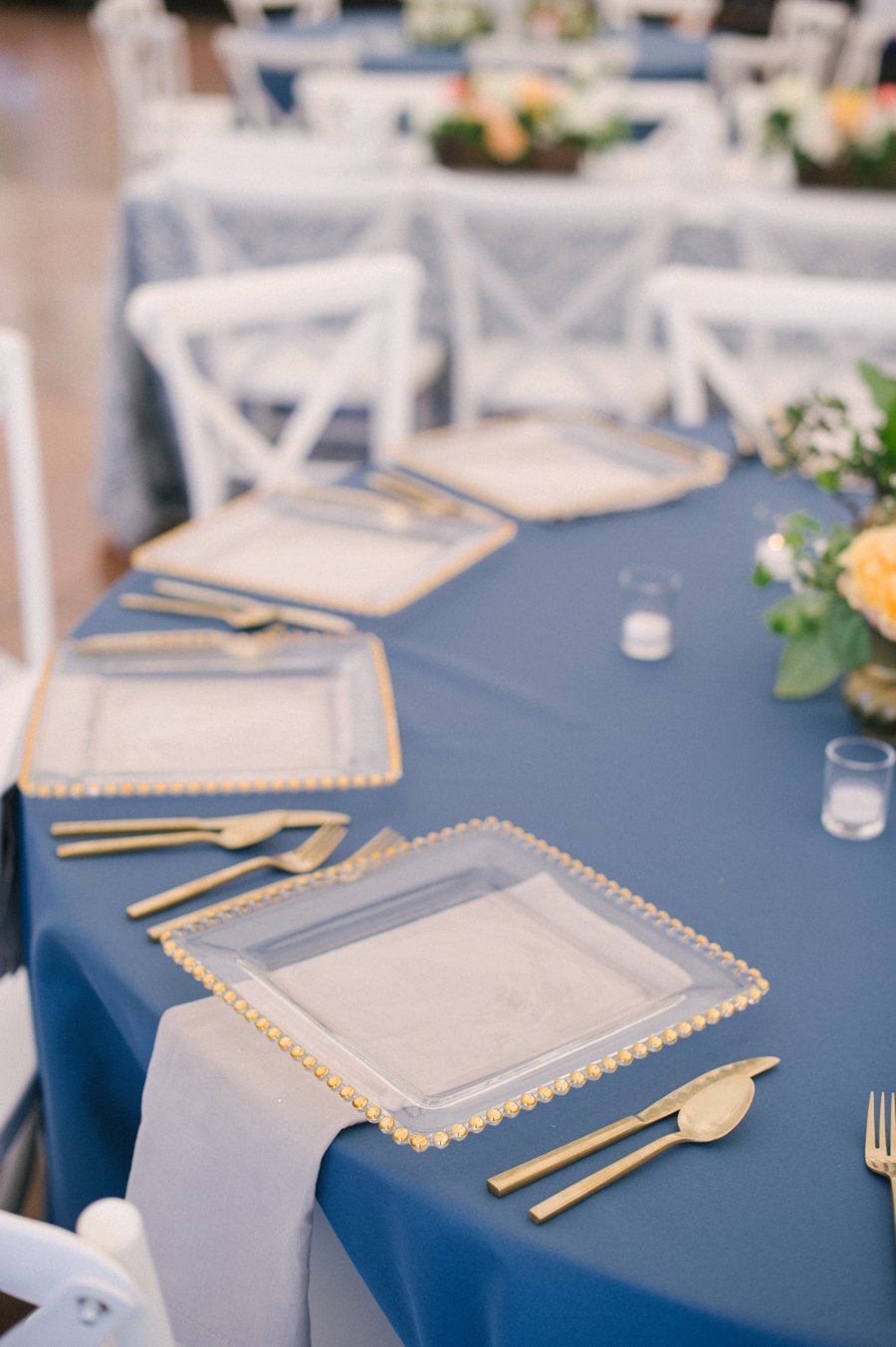 A Charming Blue & Peach Southern Wedding via TheELD.com