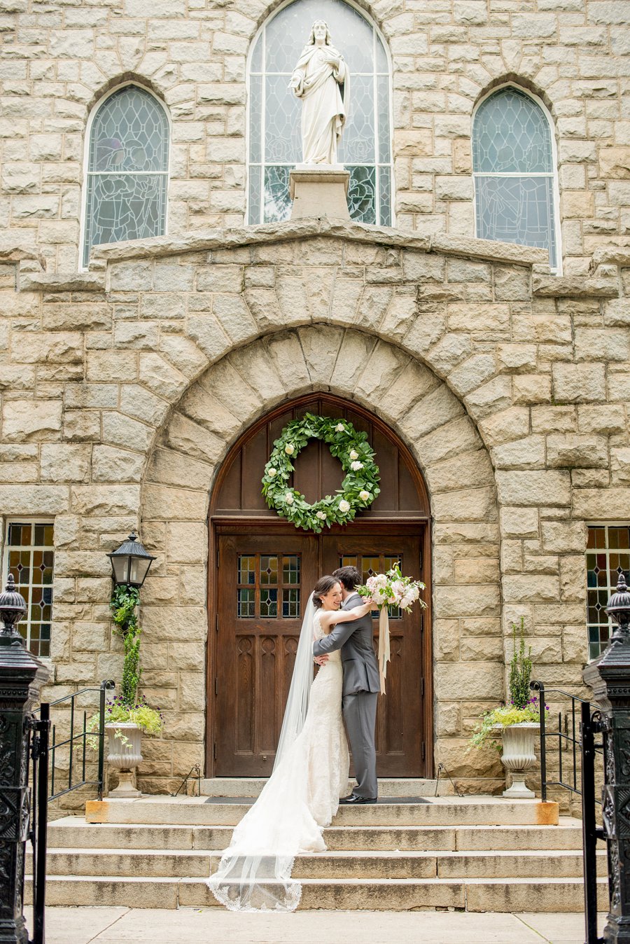 A Romantic Blush & Gold Spring North Carolina Wedding via TheELD.com