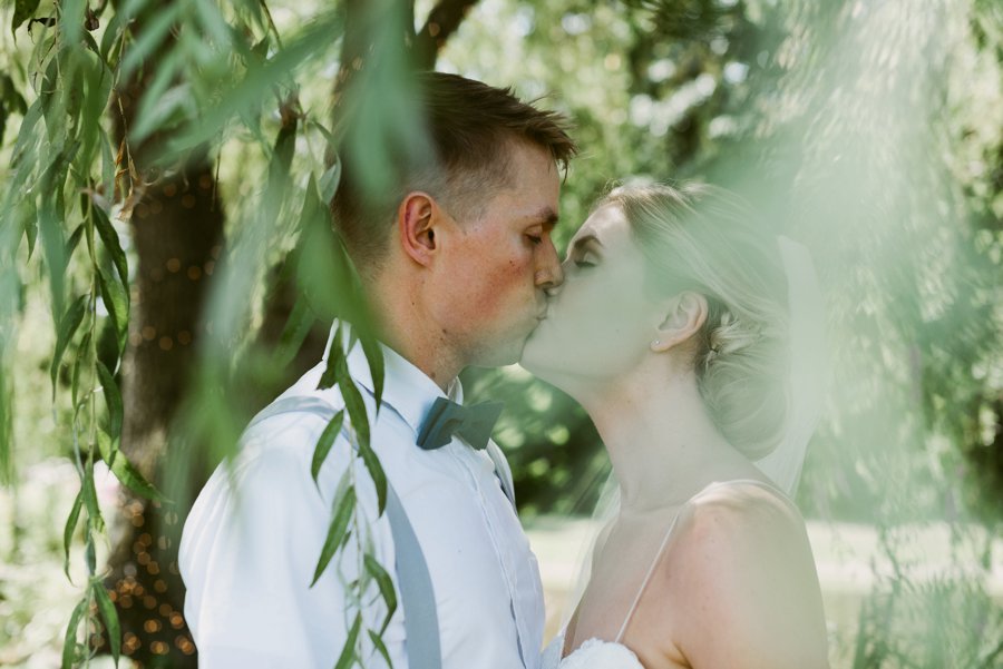 An Eco friendly Green & White Organic Ohio Wedding Day via TheELD.com