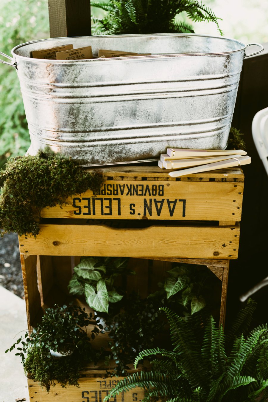 An Eco friendly Green & White Organic Ohio Wedding Day via TheELD.com