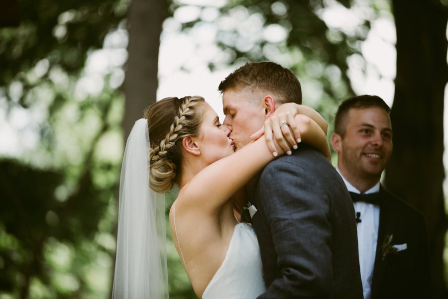 An Eco friendly Green & White Organic Ohio Wedding Day via TheELD.com