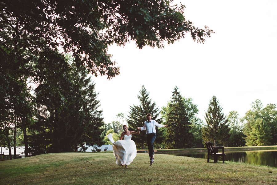 An Eco friendly Green & White Organic Ohio Wedding Day via TheELD.com