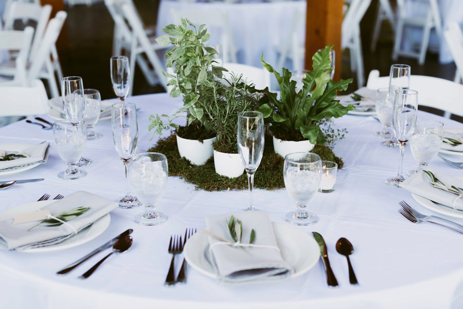 An Eco friendly Green & White Organic Ohio Wedding Day via TheELD.com