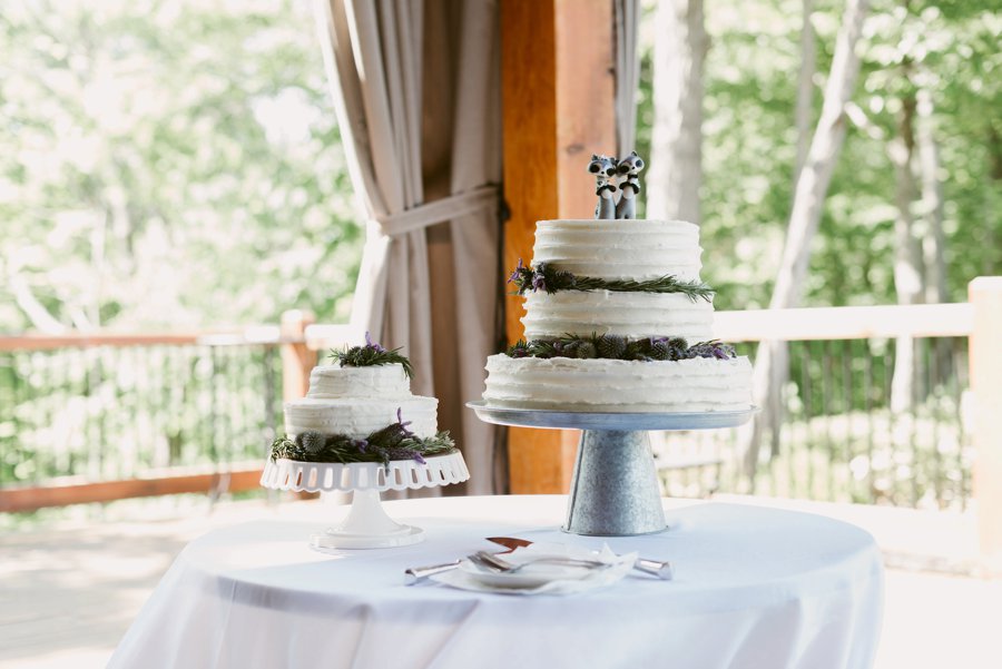 An Eco friendly Green & White Organic Ohio Wedding Day via TheELD.com