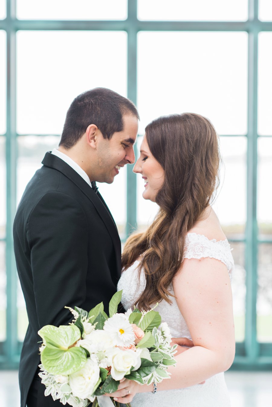 A Tropical & Elegant South Florida Wedding Day via TheELD.com