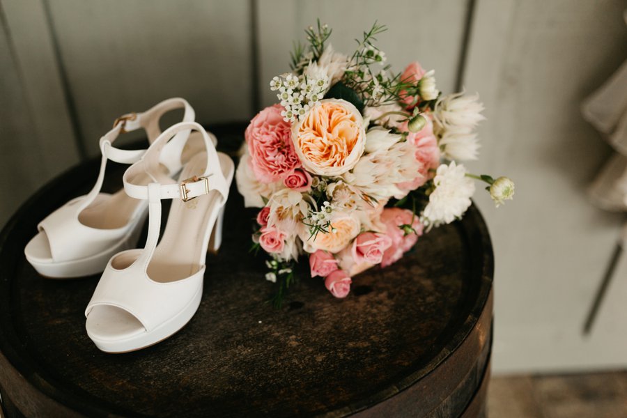An Elegant Peach & Rose Jacksonville Wedding via TheELD.com