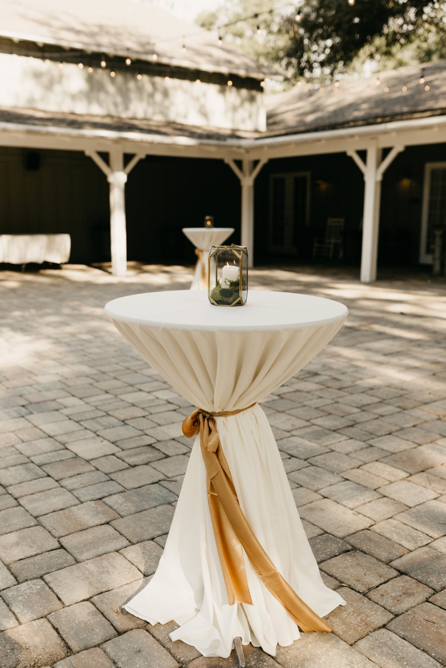 An Elegant Peach & Rose Jacksonville Wedding via TheELD.com