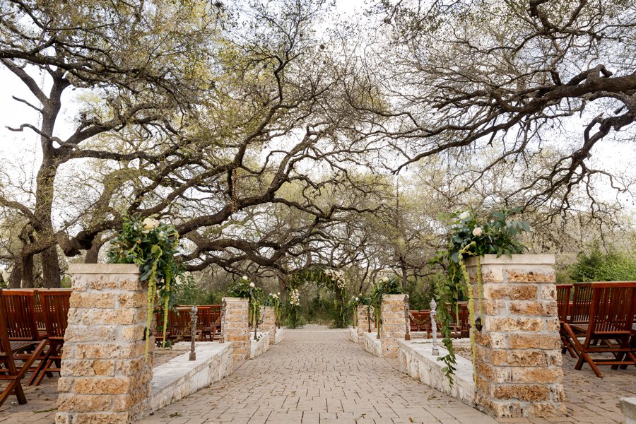 An Elegant Blush & Peach Whimsical Texas Wedding via TheELD.com