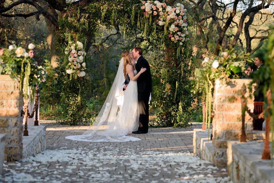 An Elegant Blush & Peach Whimsical Texas Wedding via TheELD.com