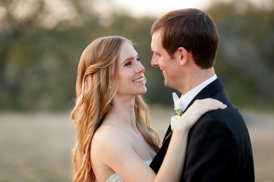 An Elegant Blush & Peach Whimsical Texas Wedding via TheELD.com