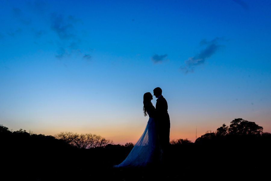 An Elegant Blush & Peach Whimsical Texas Wedding via TheELD.com