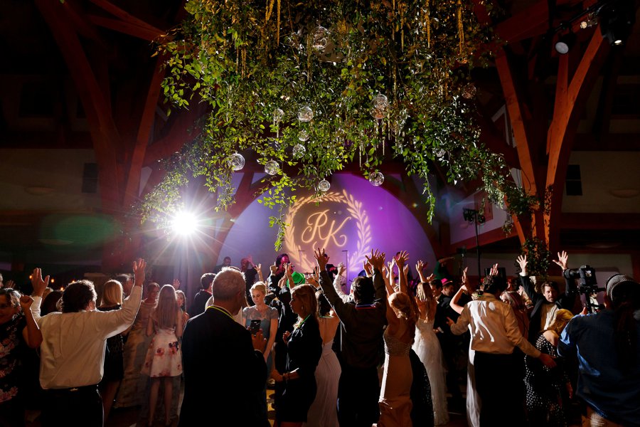 An Elegant Blush & Peach Whimsical Texas Wedding via TheELD.com