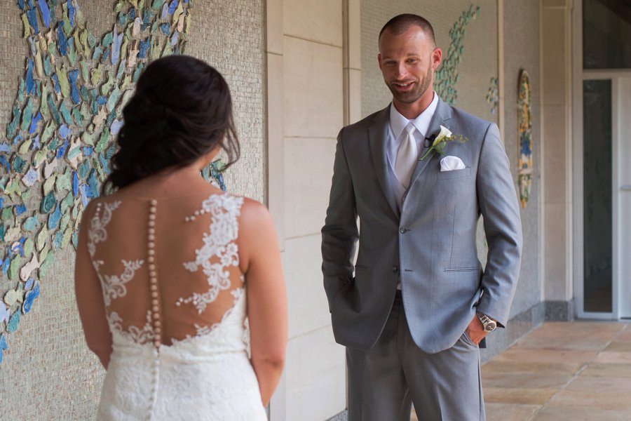 An Elegant, Artful Navy & Red Jacksonville Wedding via TheELD.com