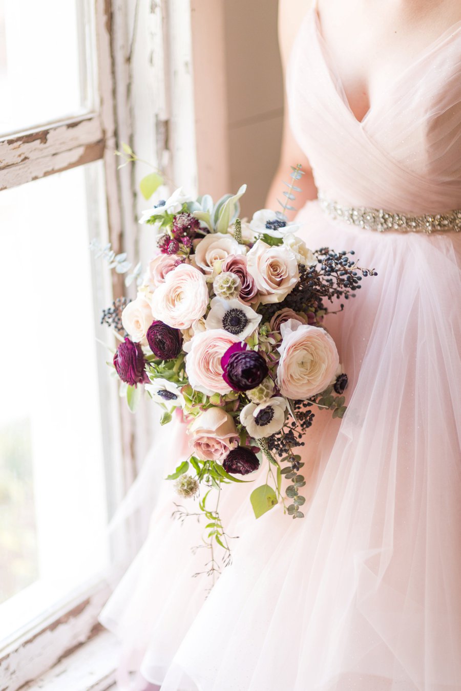 Modern Romantic Black & Mauve Valentines Day Wedding Ideas via TheELD.com