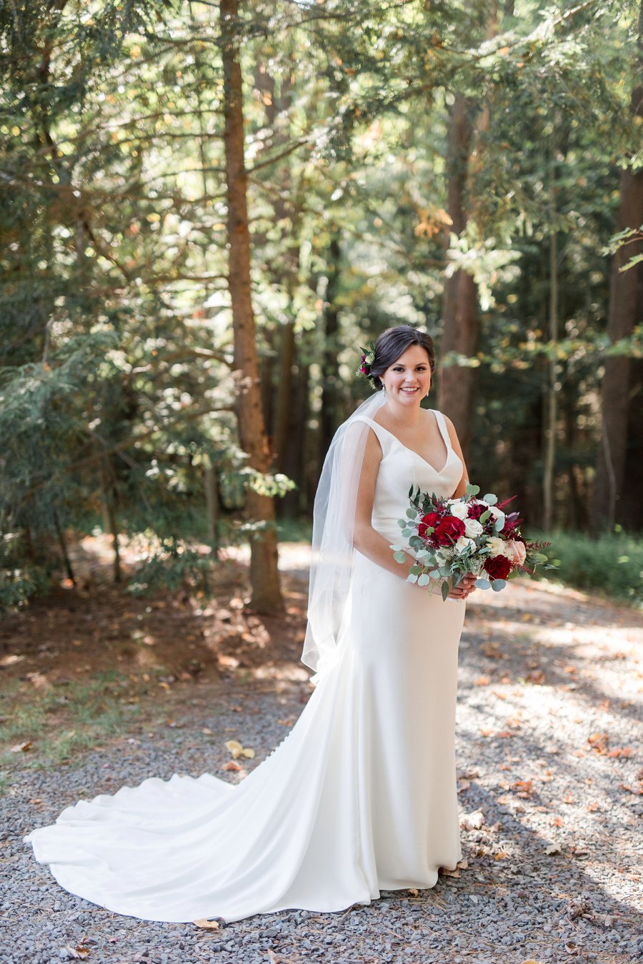 A Red, Green, & White Rustic Elegance Pennsylvania Wedding via TheELD.com