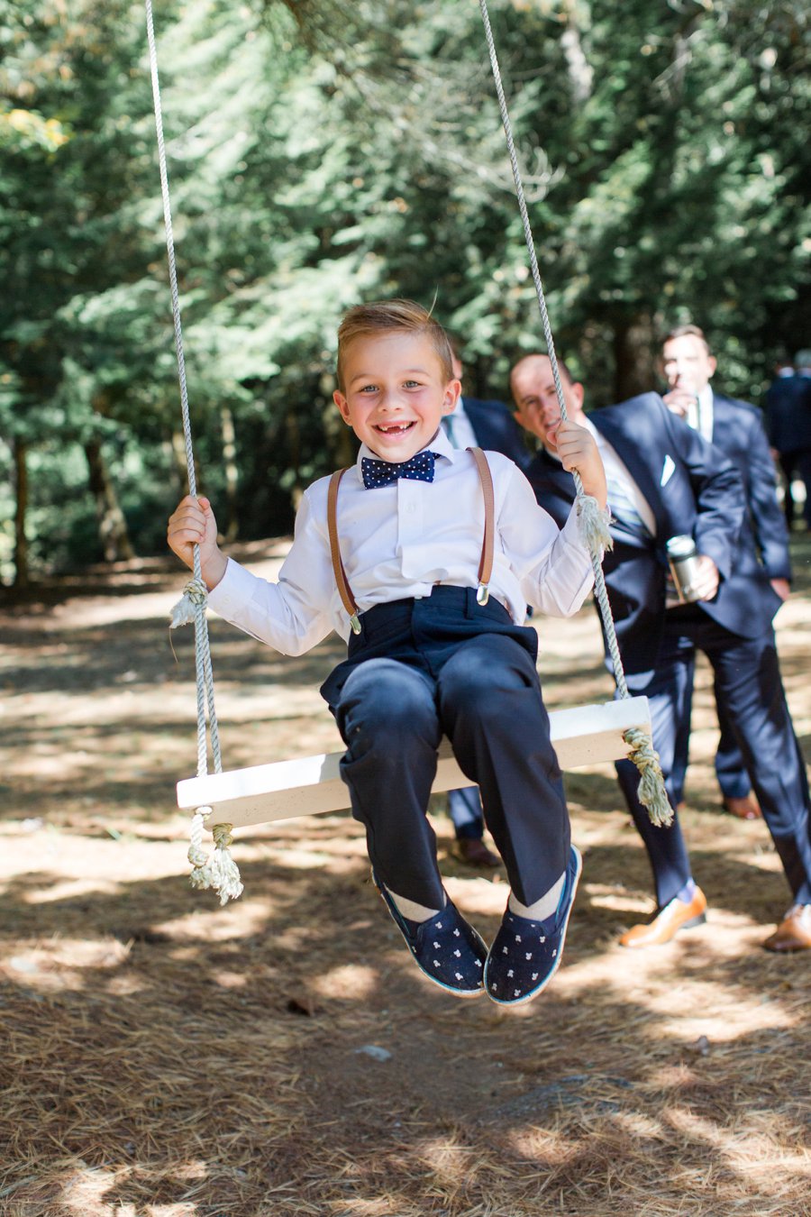 A Red, Green, & White Rustic Elegance Pennsylvania Wedding via TheELD.com