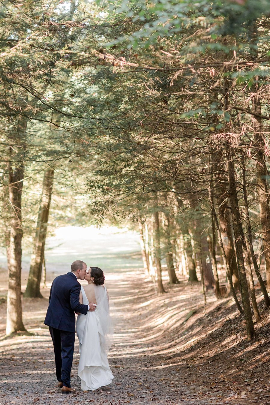 A Red, Green, & White Rustic Elegance Pennsylvania Wedding via TheELD.com