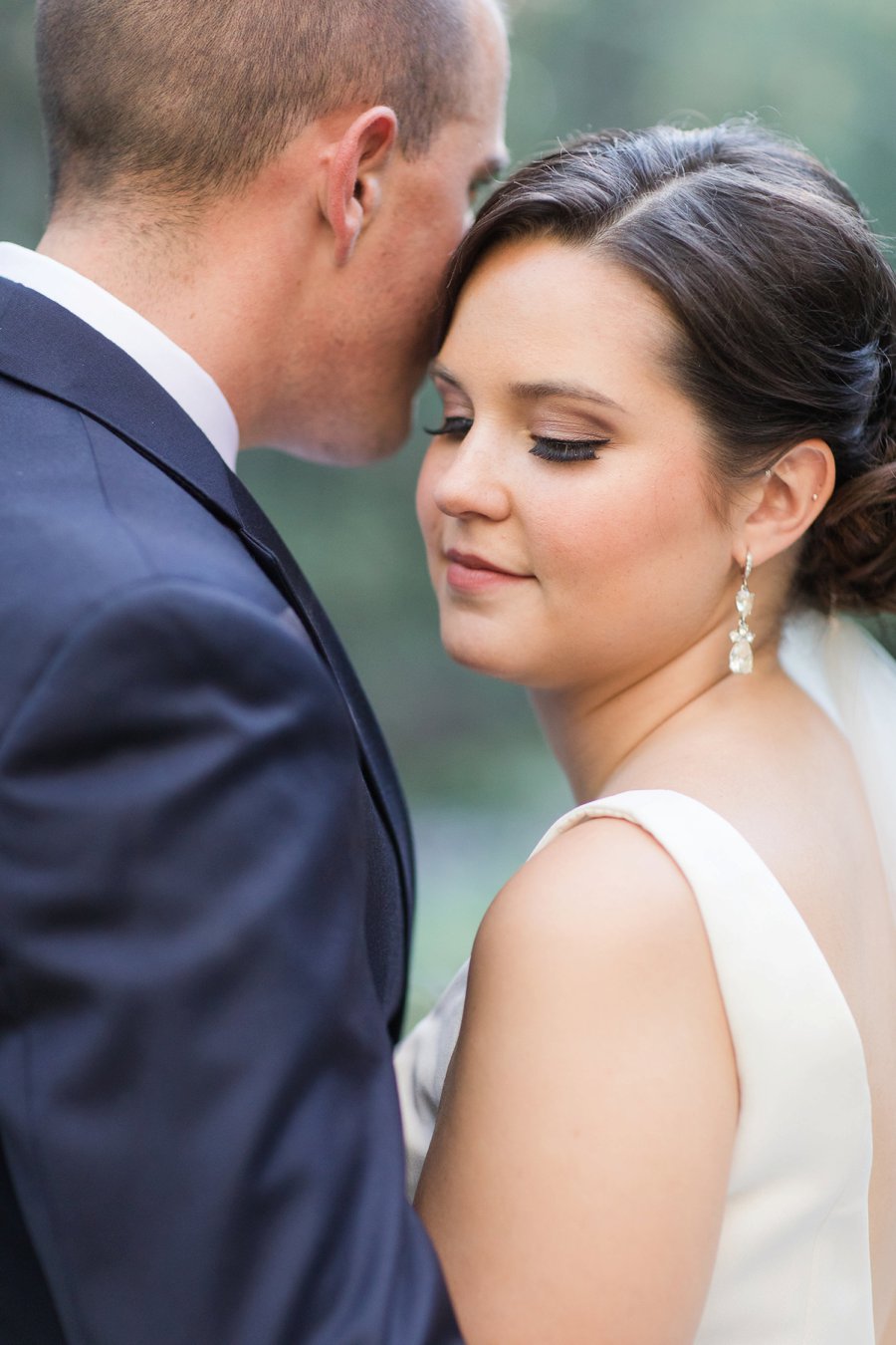 A Red, Green, & White Rustic Elegance Pennsylvania Wedding via TheELD.com