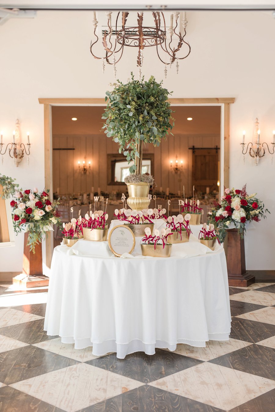 A Red, Green, & White Rustic Elegance Pennsylvania Wedding via TheELD.com