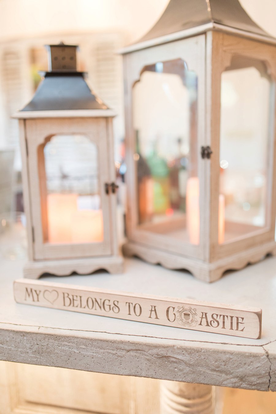 A Red, Green, & White Rustic Elegance Pennsylvania Wedding via TheELD.com