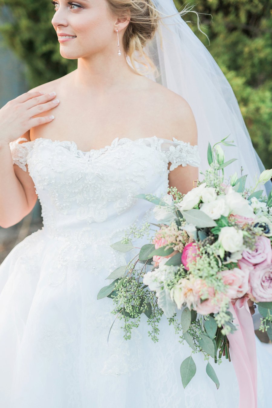 An Eclectic, Rustic Pink & Blue Texas Wedding Day via TheELD.com