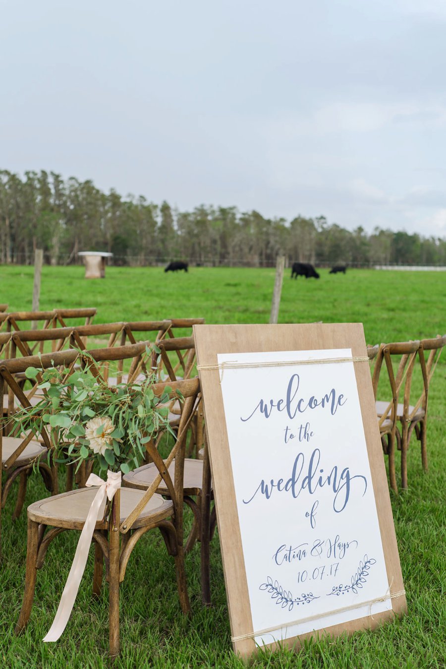 A Burgundy & Navy Rustic Elegant Florida Wedding via TheELD.com