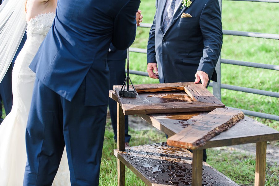 A Burgundy & Navy Rustic Elegant Florida Wedding via TheELD.com