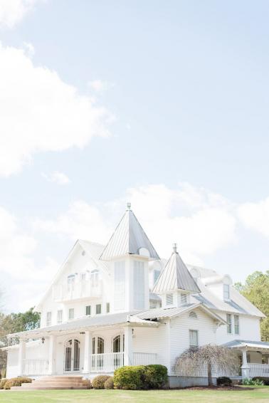 A Classic Southern Purple & White Alabama Wedding Day | Every Last Detail