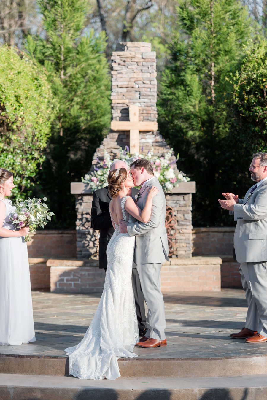 A Classic Southern Purple & White Alabama Wedding Day via TheELD.com