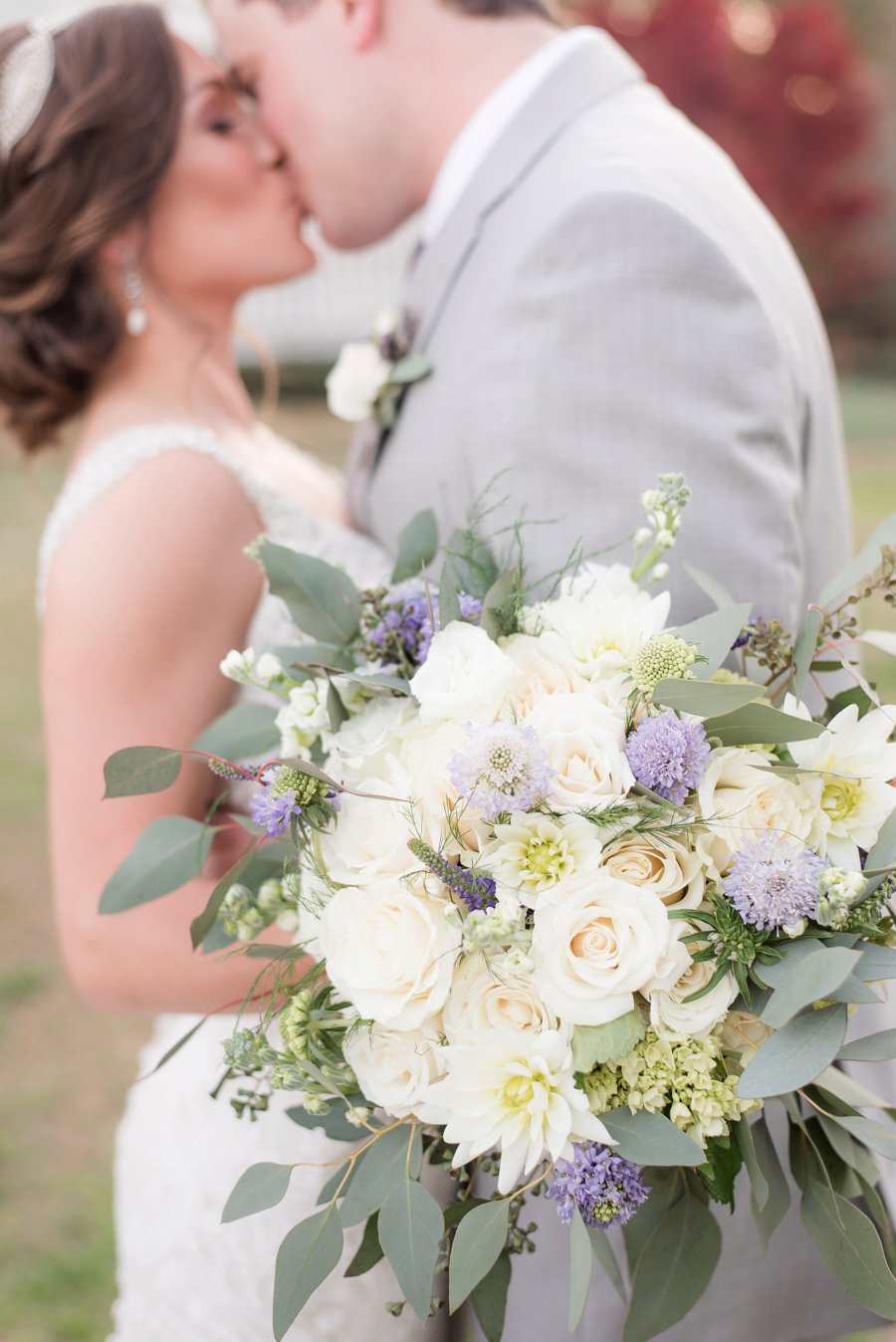 A Classic Southern Purple & White Alabama Wedding Day via TheELD.com