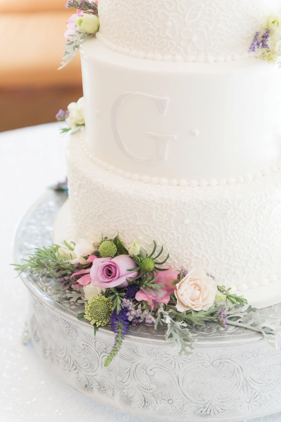 A Classic Southern Purple & White Alabama Wedding Day via TheELD.com