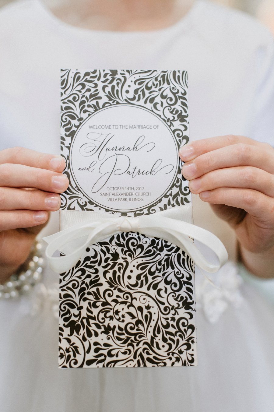 A Timeless & Elegant, Burgundy & Blush Fall Chicago Wedding Day via TheELD.com