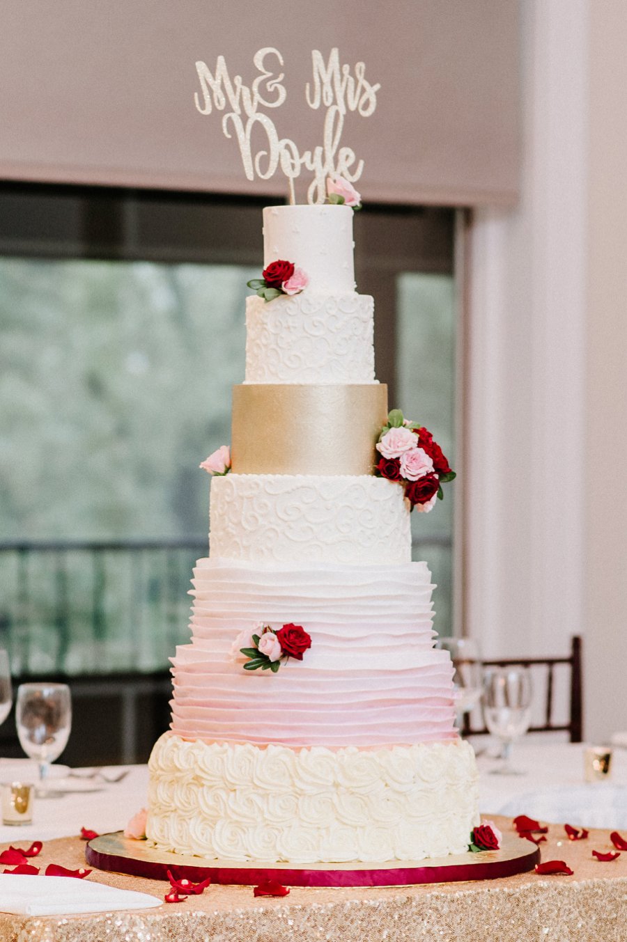 A Timeless & Elegant, Burgundy & Blush Fall Chicago Wedding Day via TheELD.com