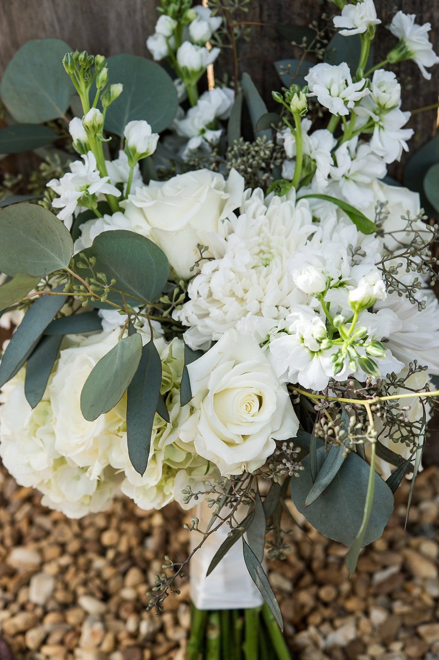 Rustic Elegant Navy & Green Jacksonville Wedding via TheELD.com