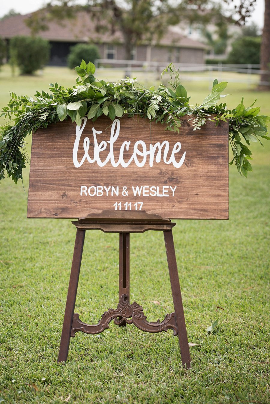 Rustic Elegant Navy & Green Jacksonville Wedding via TheELD.com