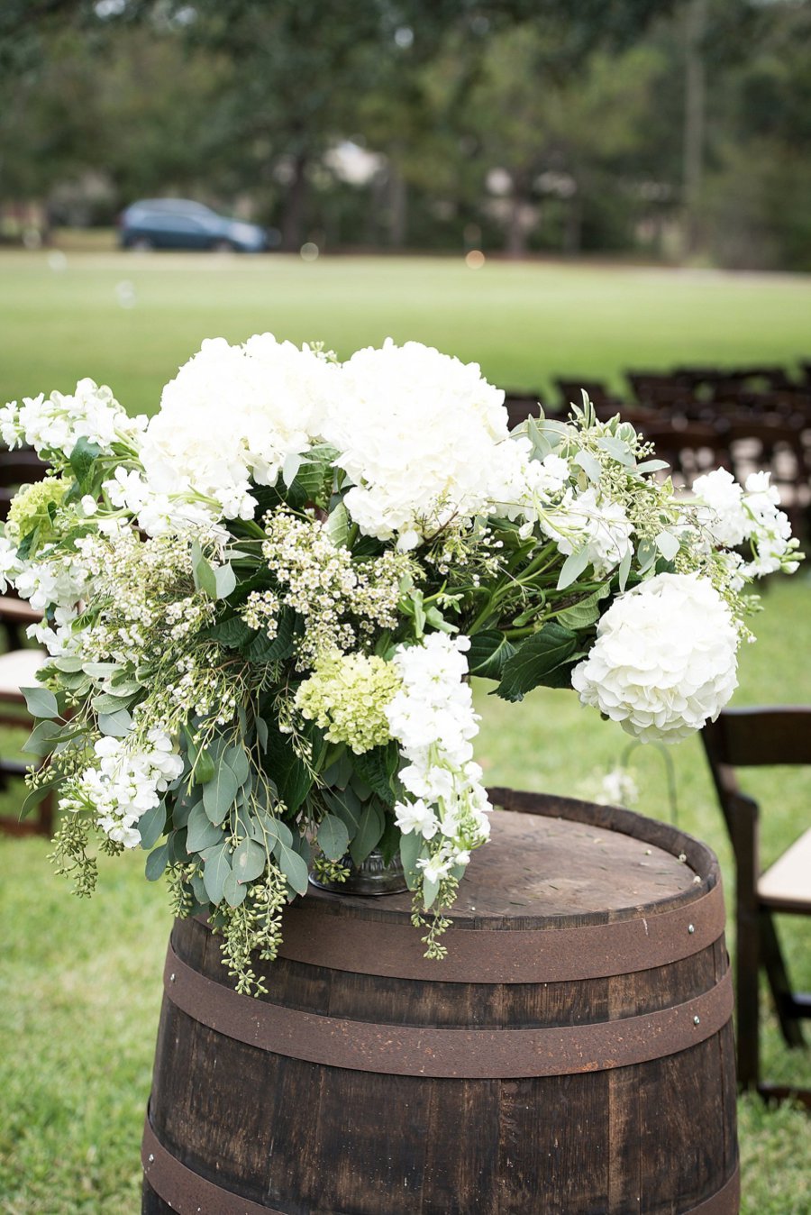 Rustic Elegant Navy & Green Jacksonville Wedding via TheELD.com