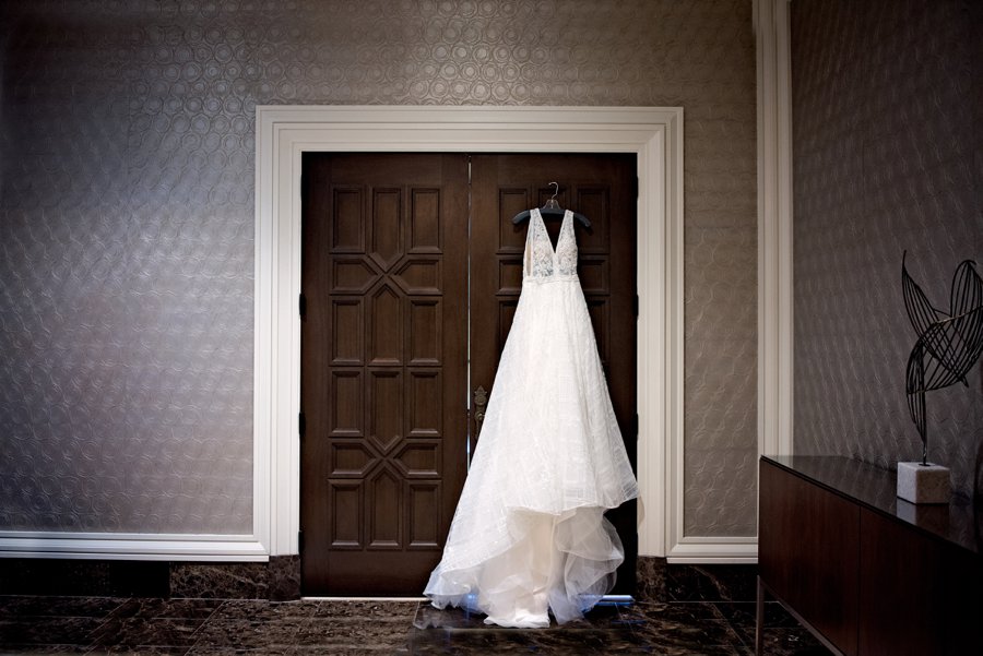 A Elegant Silver & White Black Tie Wedding via TheELD.com