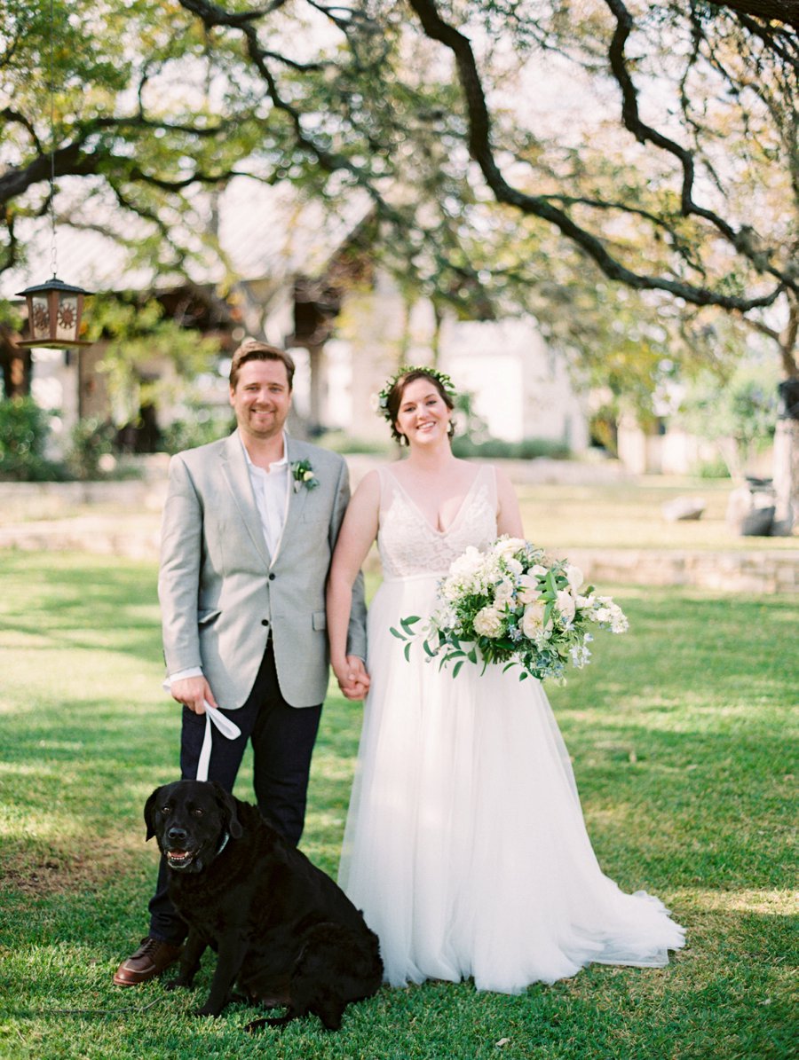 A Romantic Blue & Peach Texas Wedding Day via TheELD.com