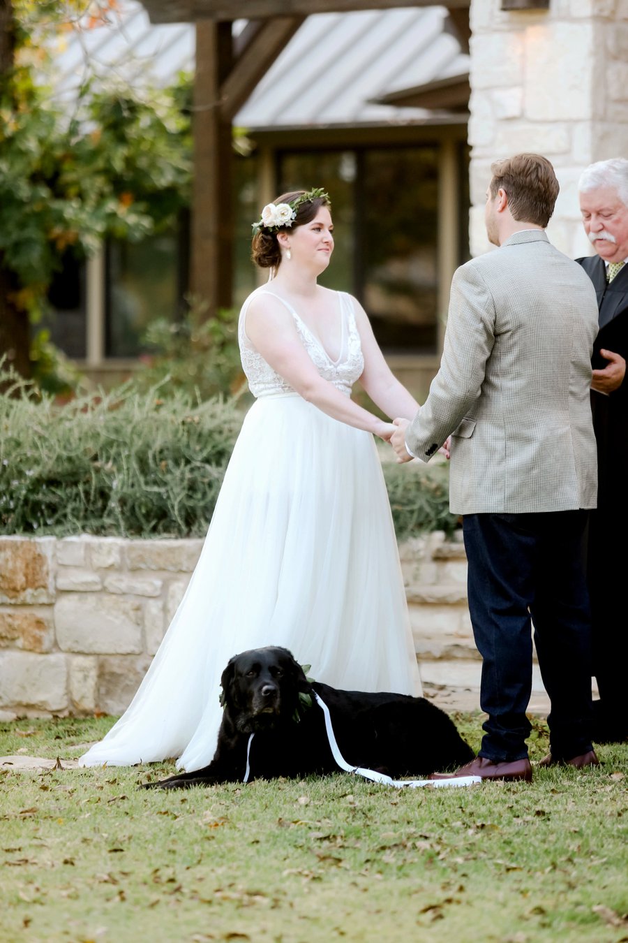 A Romantic Blue & Peach Texas Wedding Day via TheELD.com