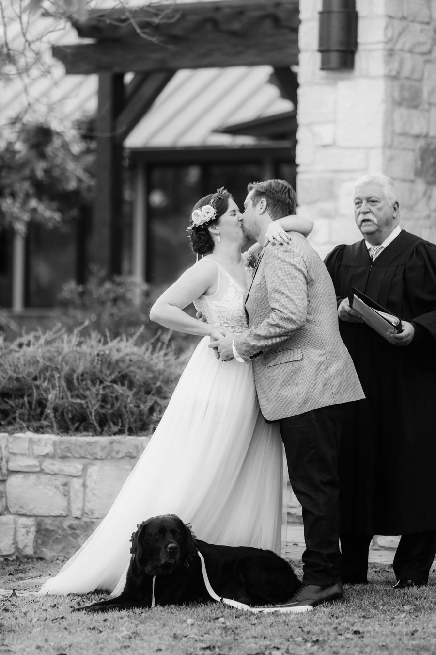 A Romantic Blue & Peach Texas Wedding Day via TheELD.com