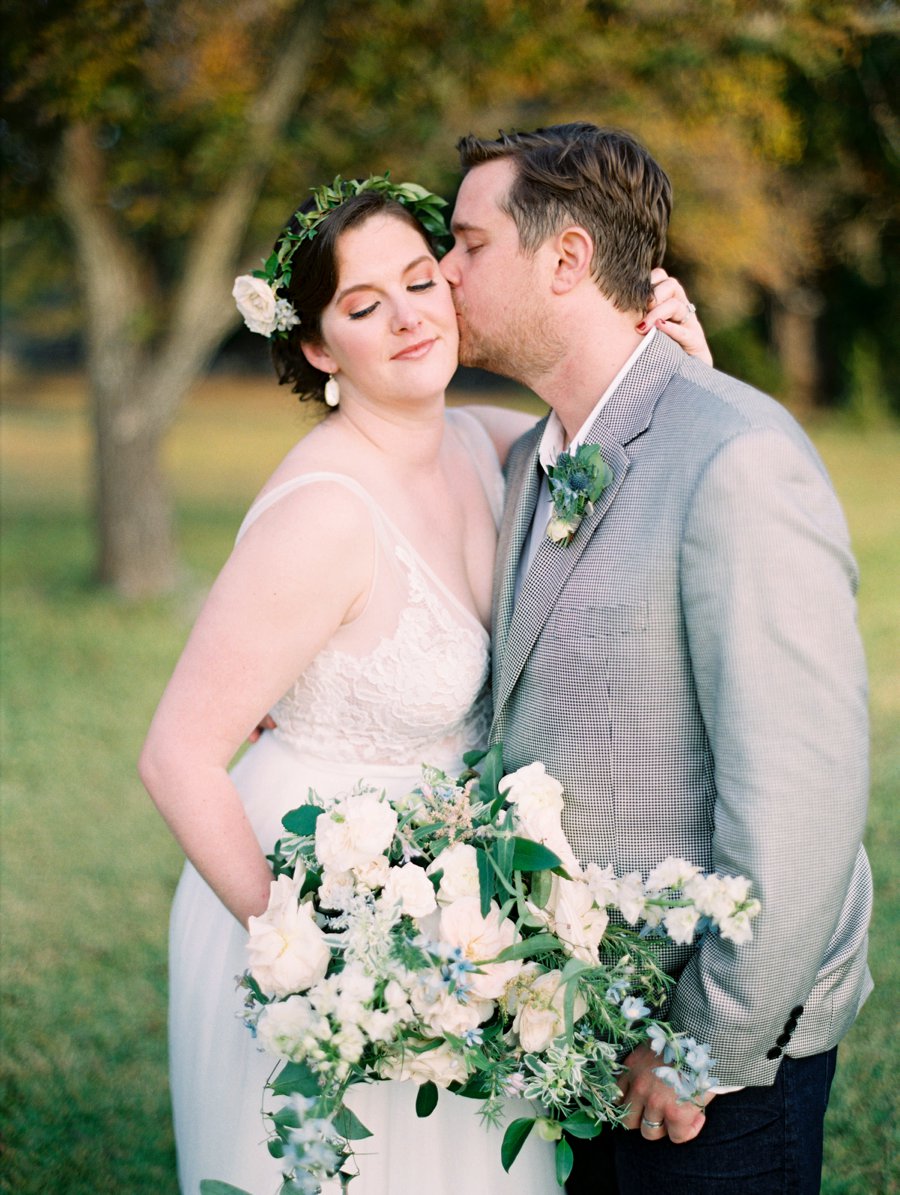 A Romantic Blue & Peach Texas Wedding Day via TheELD.com