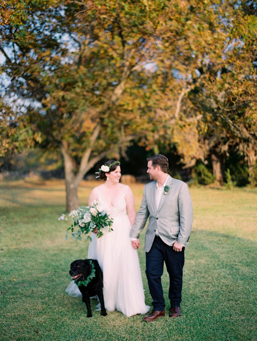 A Romantic Blue & Peach Texas Wedding Day via TheELD.com