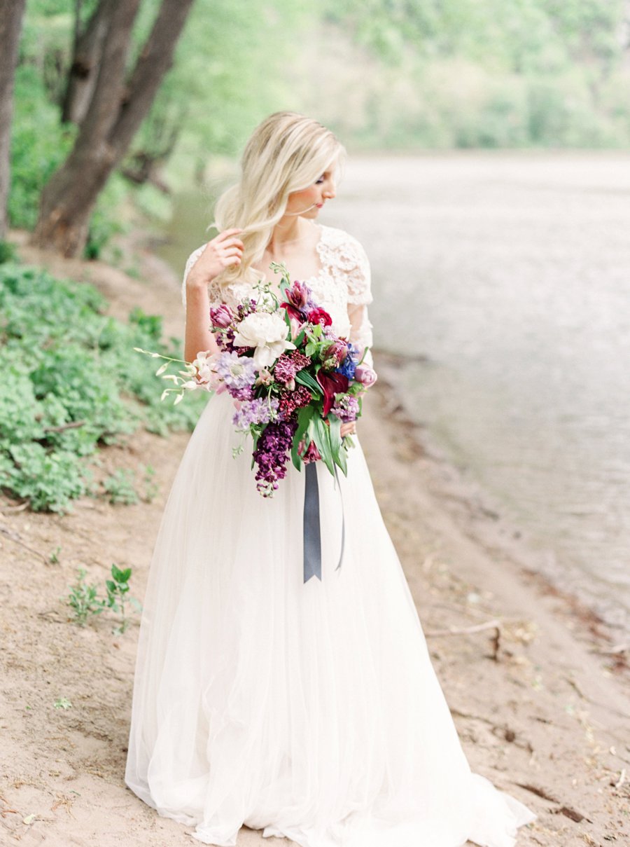 Organic & Romantic Lavender Wedding Ideas via TheELD.com