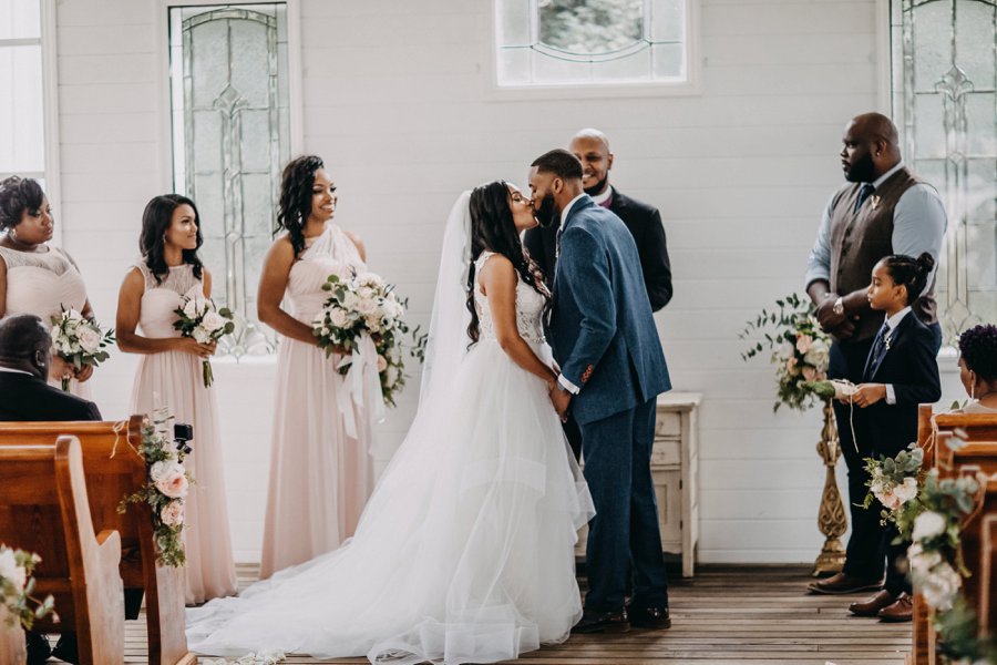 A Navy & Blush Rustic Elegant Central Florida Wedding via TheELD.com