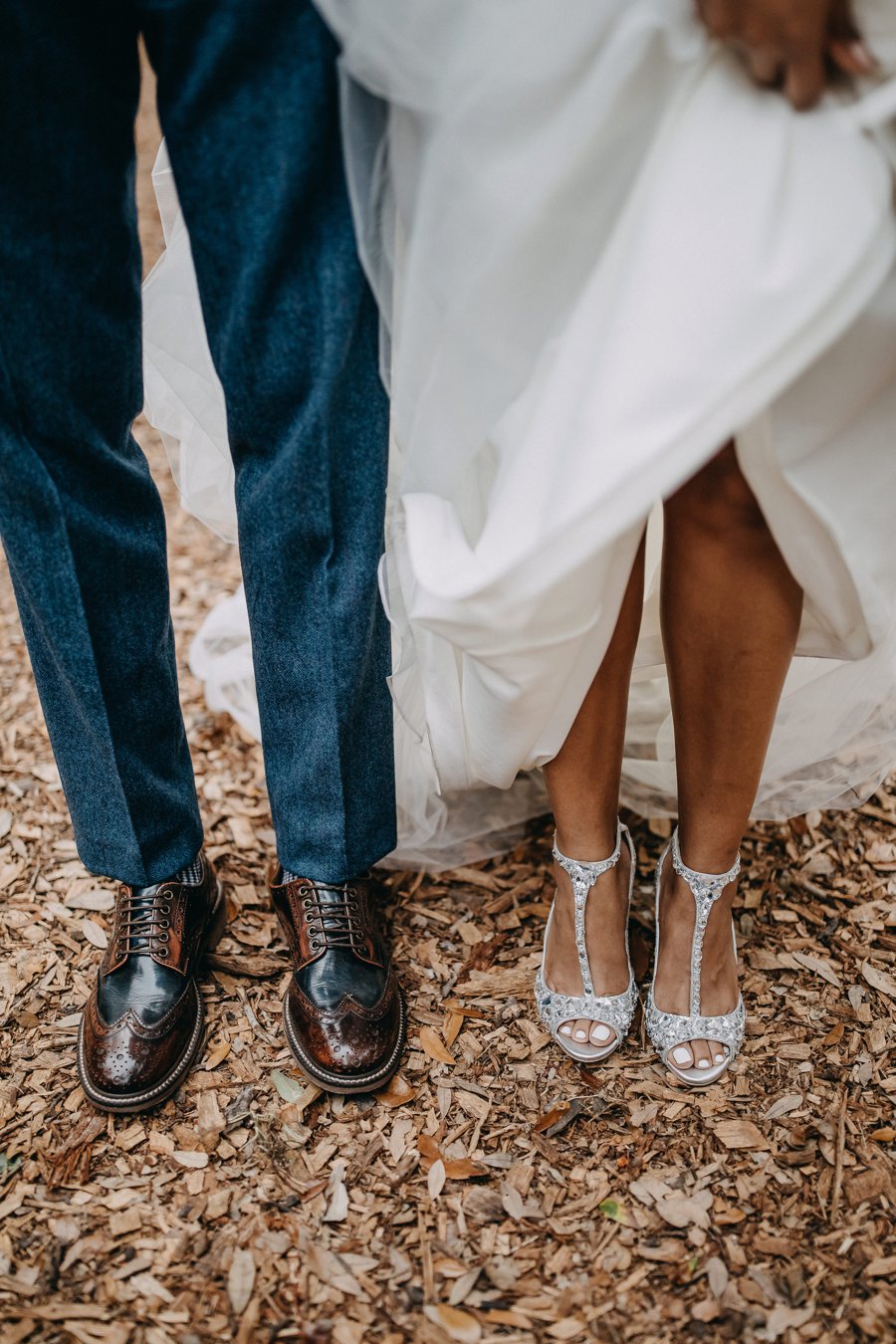 A Navy & Blush Rustic Elegant Central Florida Wedding via TheELD.com