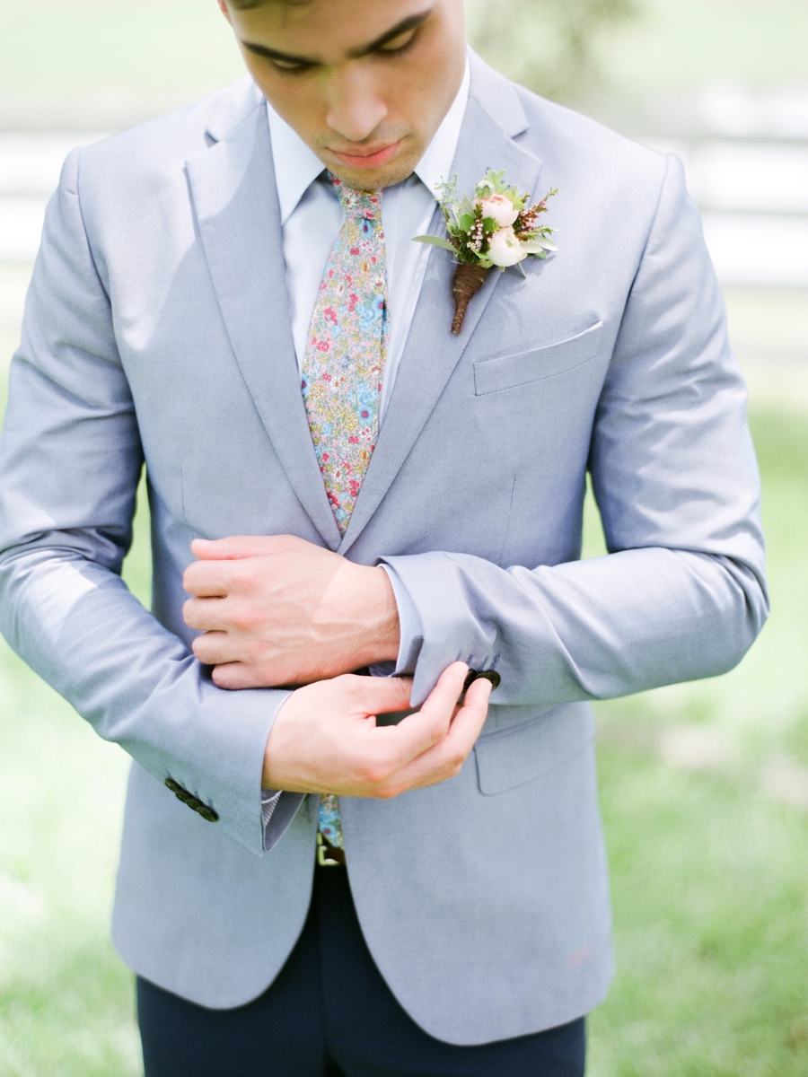 Blue & Blush Chambray Inspired Wedding Ideas via TheELD.com