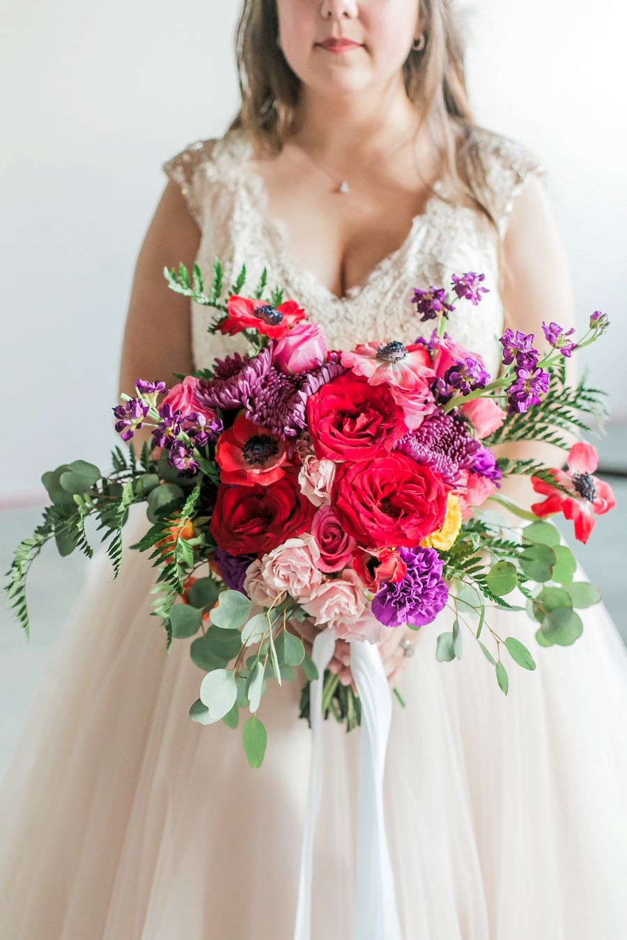 A Colorful Modern Elegant Charlotte Wedding via TheELD.com