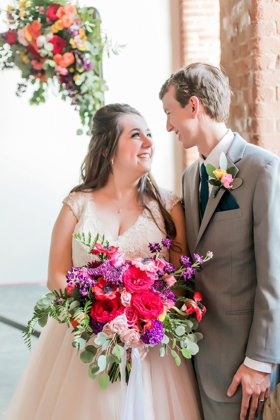 A Colorful Modern Elegant Charlotte Wedding via TheELD.com